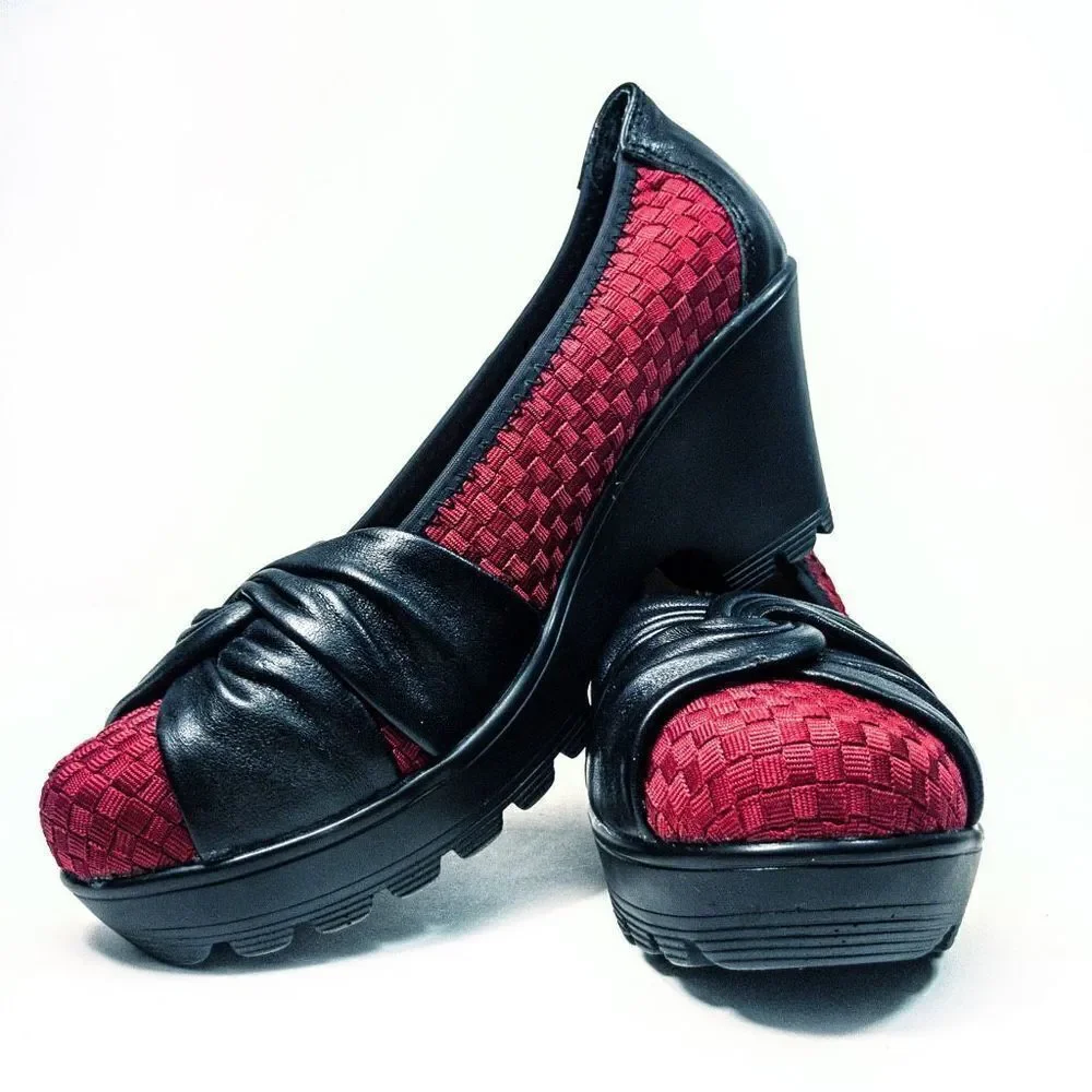 Bernie Mev Cranberry Red Lug Sole Chunky Pumps Sz 6-6.5